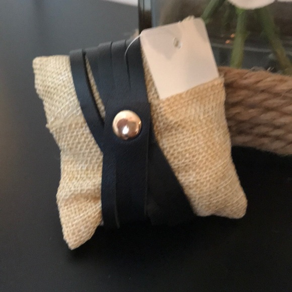 Black Fresh Water Pearl Bracelet - Picture 4 of 6